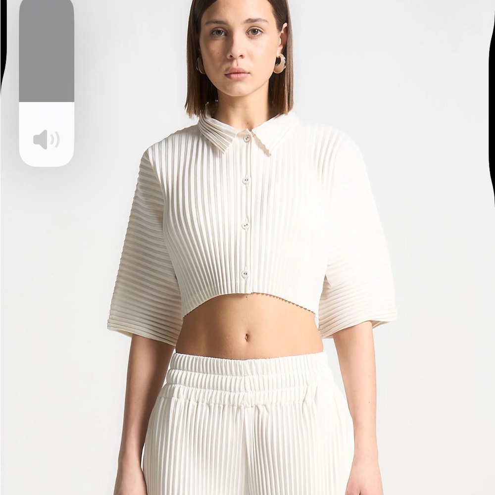 🚫 SOLD 🚫 Chic White Ribbed Two-Piece Set - Picture 8 of 9